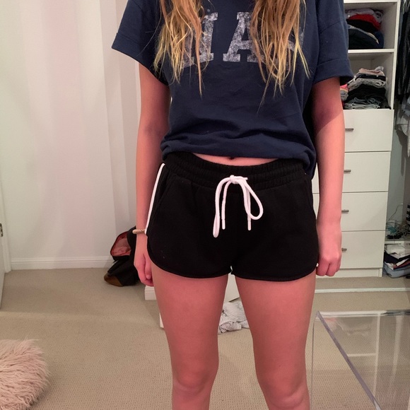 Garage Sgorts - Picture 1 of 4